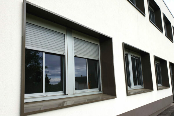 Fabrication de Précadres soudé sur mesure-habillage de baie-menuiserie-ITE- Lyon- SAS PORTE-College emile Malfoy Grigny