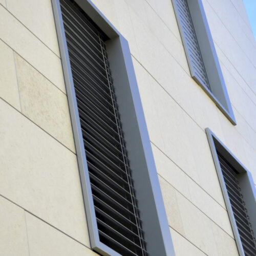 precadre avec coffre de bso invisible