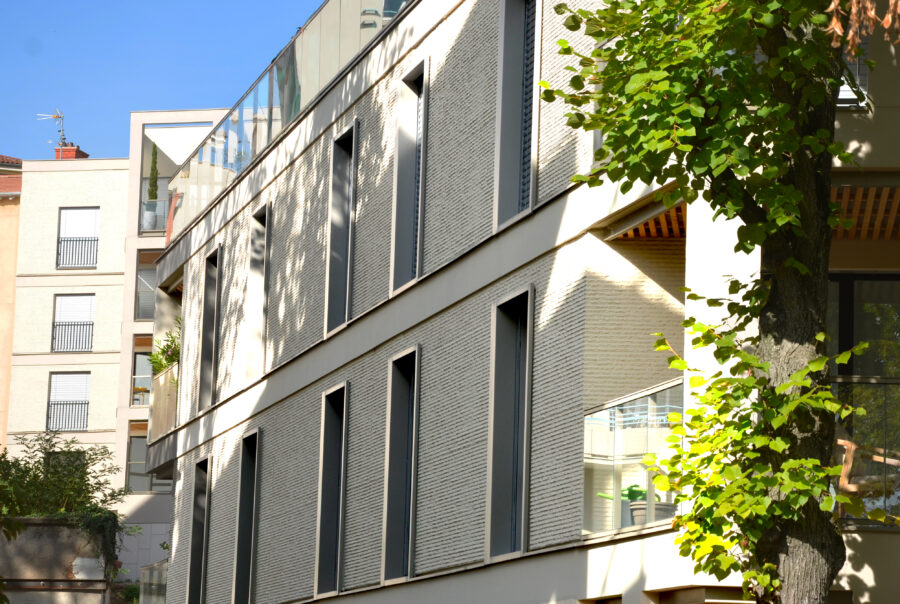Fabrication de Précadres soudé sur mesure- habillage de baie-menuiserie- enveloppe du bâtiment- ITE- Lyon- SAS PORTE- Résidence High Park-Promoval- Regis Gachon architecte-Lyon