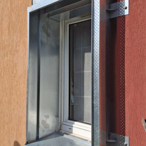 precadre avec rail ITE