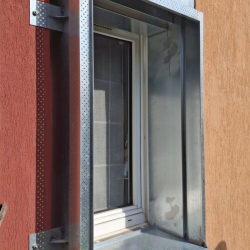 precadre avec rail ITE